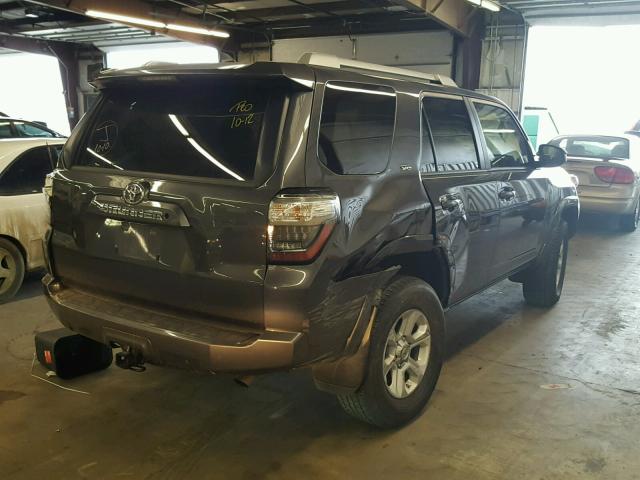 JTEBU5JR5J5532173 - 2018 TOYOTA 4RUNNER SR GRAY photo 4
