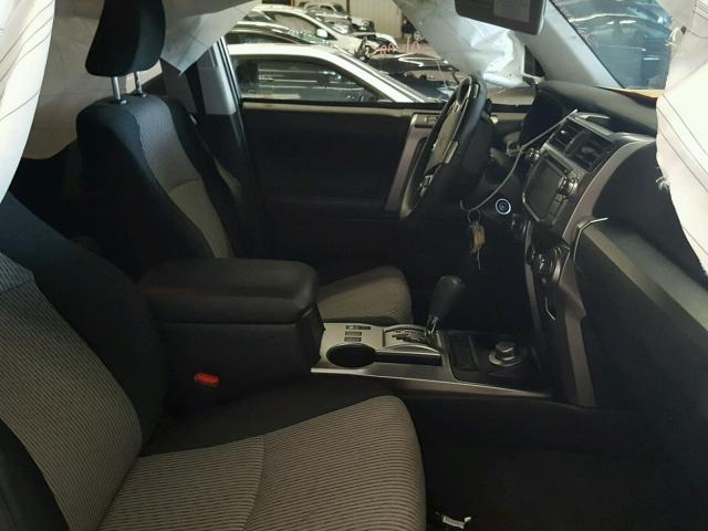 JTEBU5JR5J5532173 - 2018 TOYOTA 4RUNNER SR GRAY photo 5