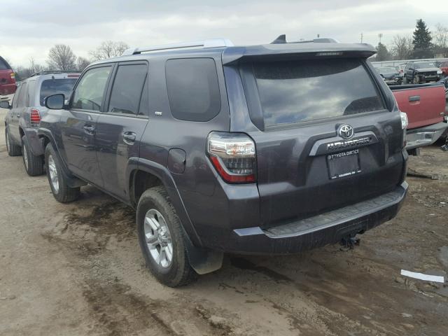 JTEBU5JR7G5368143 - 2016 TOYOTA 4RUNNER SR GRAY photo 3