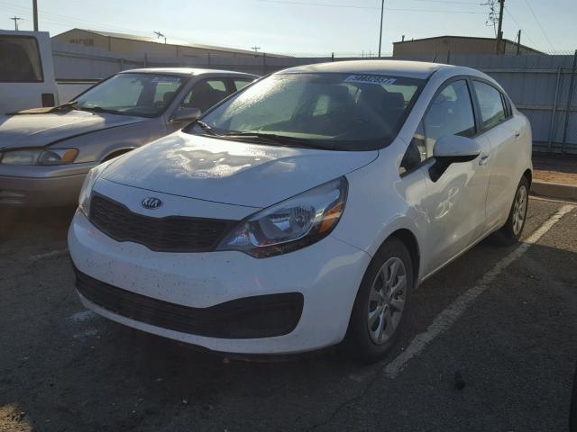 KNADM4A37F6487304 - 2015 KIA RIO LX GRAY photo 2