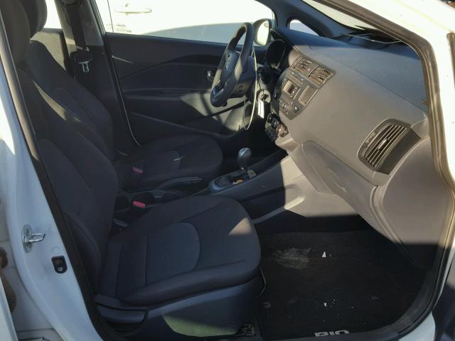 KNADM4A37F6487304 - 2015 KIA RIO LX GRAY photo 5