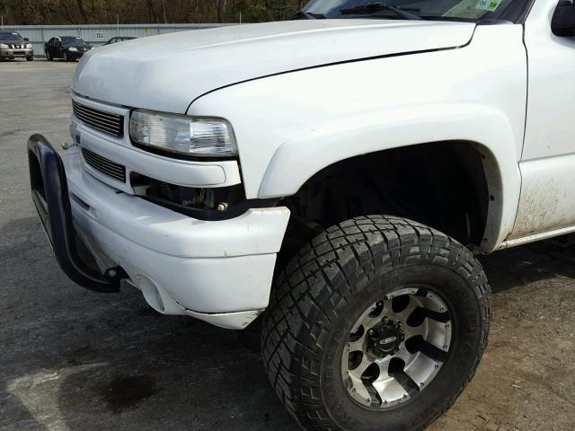 1GNEK13ZX2R281374 - 2002 CHEVROLET TAHOE K150 WHITE photo 10