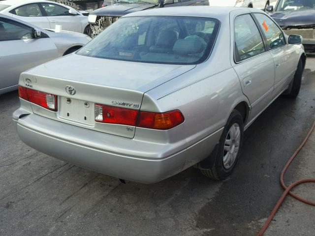 JT2BF28K5Y0264246 - 2000 TOYOTA CAMRY LE SILVER photo 4