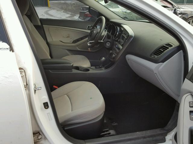 KNAGM4A76D5345982 - 2013 KIA OPTIMA LX WHITE photo 5