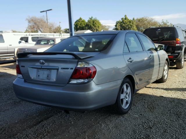 4T1BE32K95U585697 - 2005 TOYOTA CAMRY LE GREEN photo 4