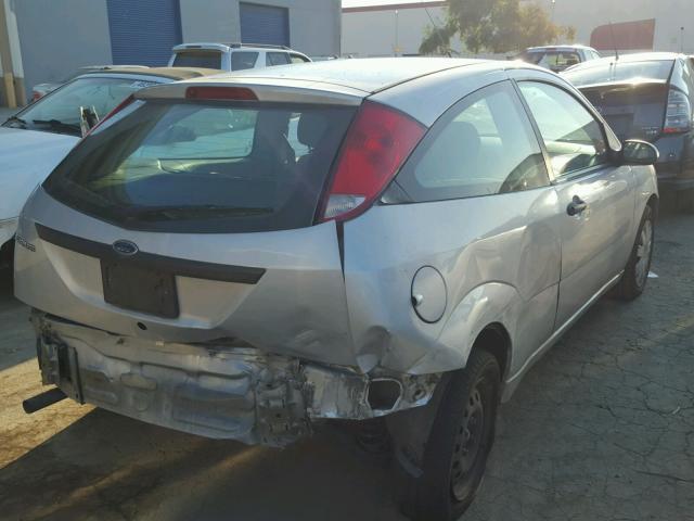 1FAFP31N27W268871 - 2007 FORD FOCUS ZX3 SILVER photo 4