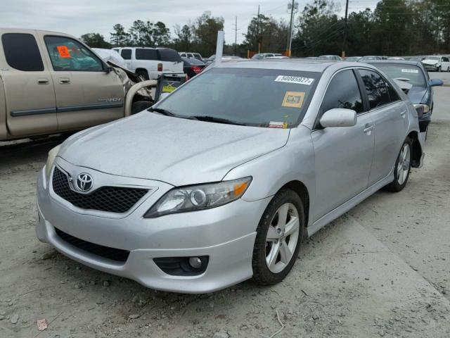 4T1BF3EK7BU641544 - 2011 TOYOTA CAMRY BASE SILVER photo 2