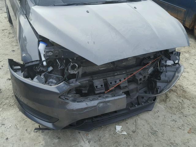 1FADP3K20GL241018 - 2016 FORD FOCUS SE GRAY photo 9