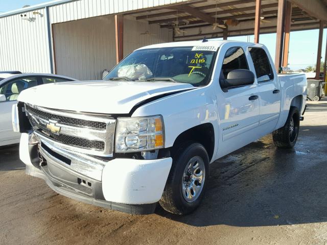 3GCPCREA3BG171156 - 2011 CHEVROLET SILVERADO WHITE photo 2