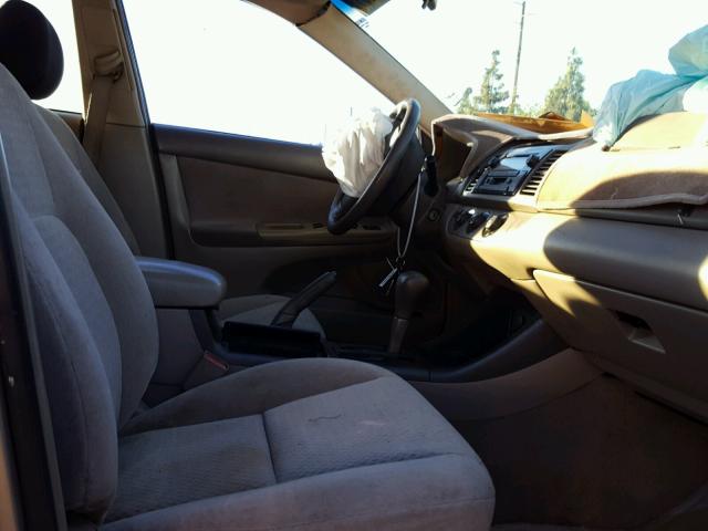 4T1BE32K22U059892 - 2002 TOYOTA CAMRY LE 米色 照片 5