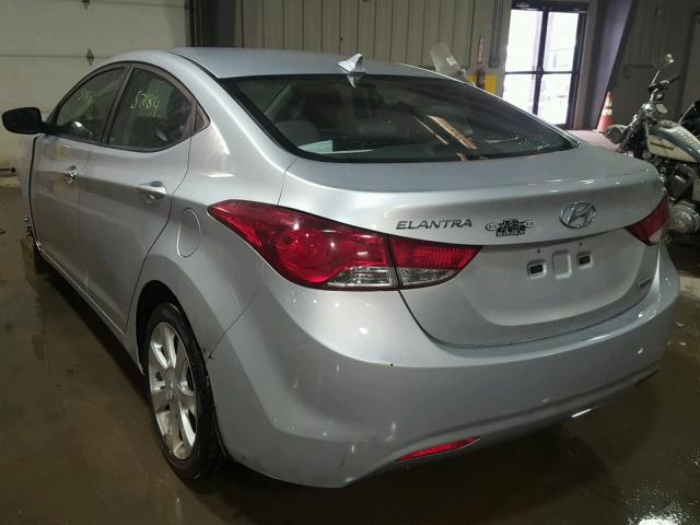 5NPDH4AE4DH212081 - 2013 HYUNDAI ELANTRA GL SILVER photo 3