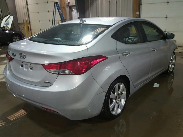 5NPDH4AE4DH212081 - 2013 HYUNDAI ELANTRA GL SILVER photo 4