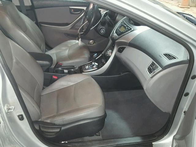 5NPDH4AE4DH212081 - 2013 HYUNDAI ELANTRA GL SILVER photo 5