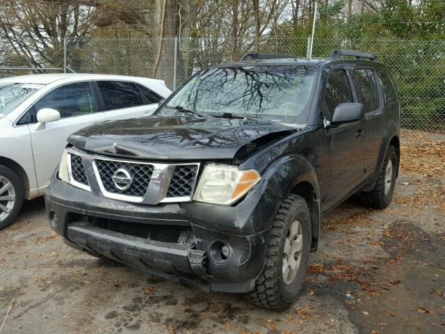 5N1AR18W85C788262 - 2005 NISSAN PATHFINDER BLACK photo 2