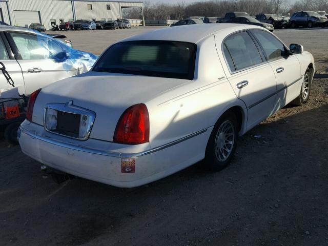 1LNHM82W11Y621723 - 2001 LINCOLN TOWN CAR S WHITE photo 4