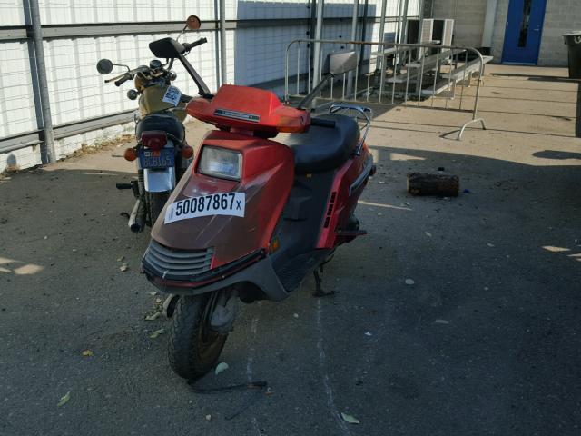 JH2MF0113HK200255 - 1987 HONDA CH250 RED photo 2