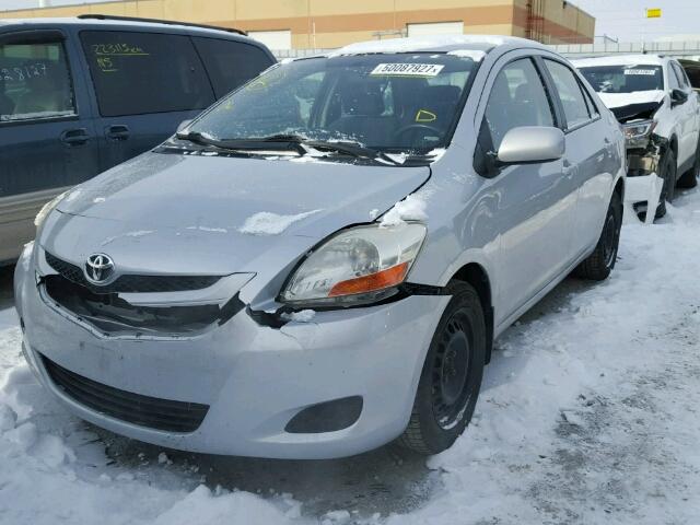 JTDBT923271041231 - 2007 TOYOTA YARIS SILVER photo 2