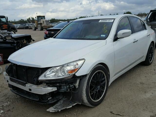 KMHGC4DF2BU122166 - 2011 HYUNDAI GENESIS 4. WHITE photo 2