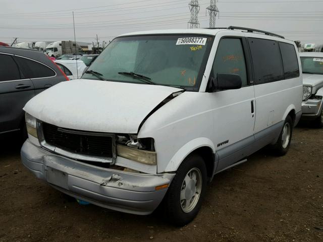 1GKDM19W8WB511055 - 1998 GMC SAFARI XT WHITE photo 2