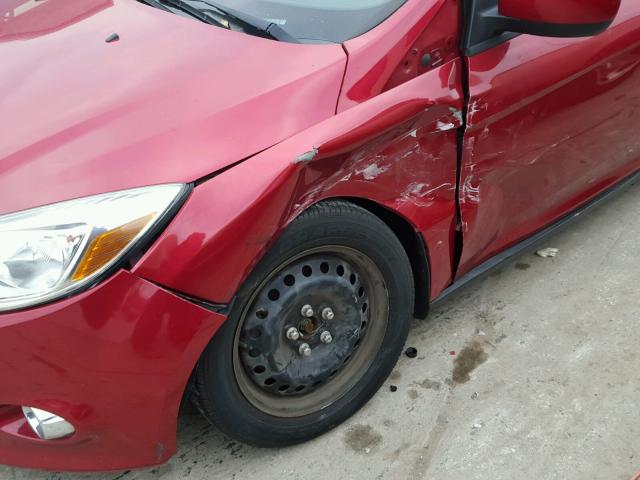 1FAHP3F26CL153709 - 2012 FORD FOCUS SE RED photo 9