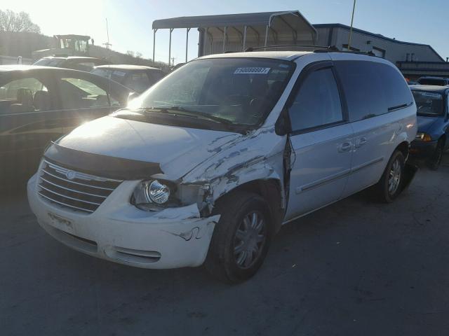 2A8GP54L76R652228 - 2006 CHRYSLER TOWN & COU WHITE photo 2