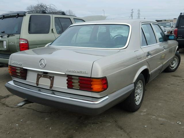 WDBCB20C0FA162614 - 1985 MERCEDES-BENZ 300 SD SILVER photo 4