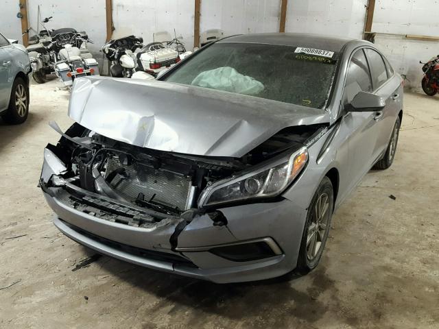 5NPE24AF7HH455324 - 2017 HYUNDAI SONATA SE GRAY photo 2