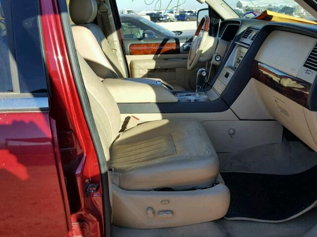 5LMFU27545LJ13153 - 2005 LINCOLN NAVIGATOR RED photo 5