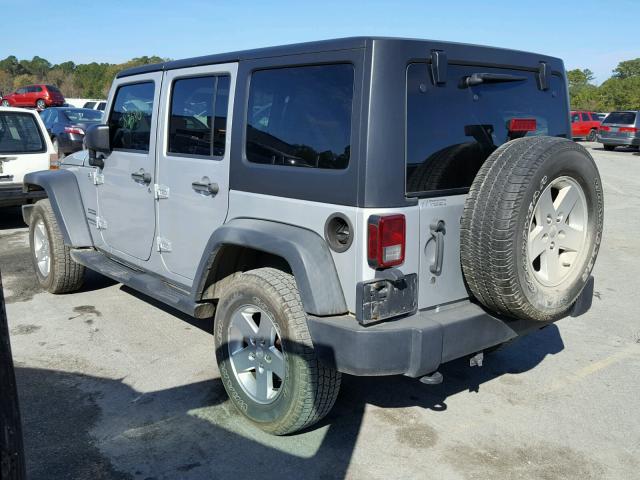 1J4BA3H1XBL626557 - 2011 JEEP WRANGLER U SILVER photo 3