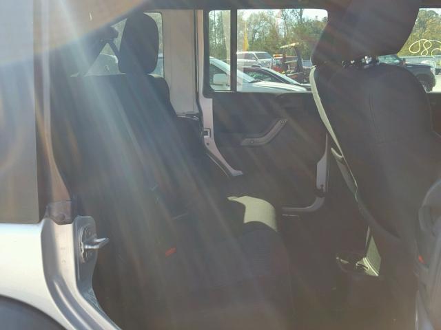 1J4BA3H1XBL626557 - 2011 JEEP WRANGLER U SILVER photo 6