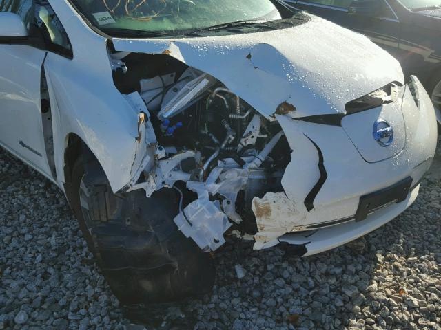 1N4BZ0CP3HC303359 - 2017 NISSAN LEAF S WHITE photo 9