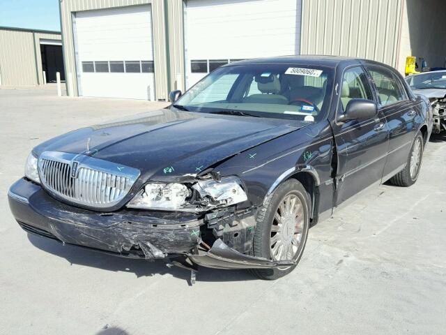 1LNHM82W65Y626504 - 2005 LINCOLN TOWN CAR S GRAY photo 2