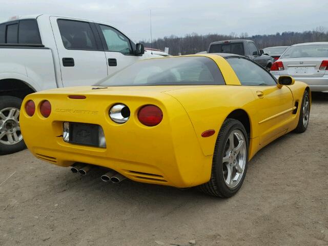 1G1YY22GX25113681 - 2002 CHEVROLET CORVETTE YELLOW photo 4