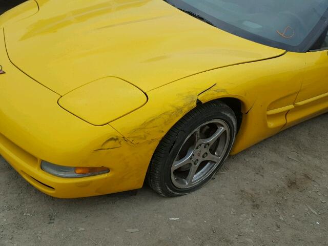 1G1YY22GX25113681 - 2002 CHEVROLET CORVETTE YELLOW photo 9