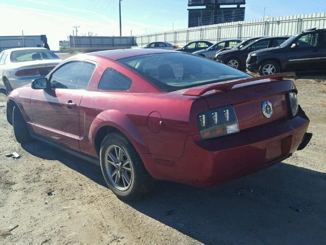 1ZVFT80N155152873 - 2005 FORD MUSTANG RED photo 3