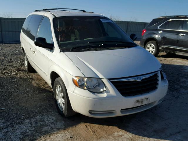 2A8GP54L16R910792 - 2006 CHRYSLER TOWN & COU WHITE photo 1