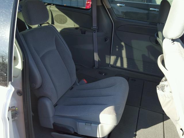 2A8GP54L16R910792 - 2006 CHRYSLER TOWN & COU WHITE photo 6