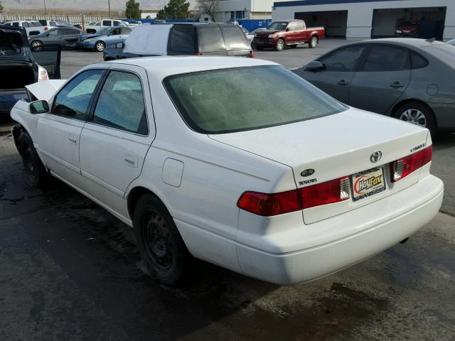 JT2BG22K410556319 - 2001 TOYOTA CAMRY CE WHITE photo 3