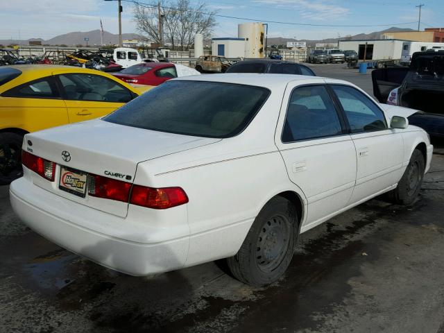 JT2BG22K410556319 - 2001 TOYOTA CAMRY CE WHITE photo 4