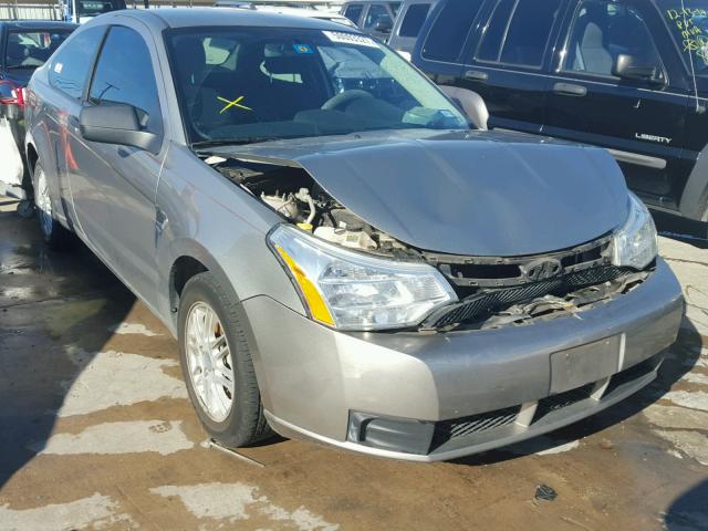 1FAHP33N78W259378 - 2008 FORD FOCUS SE GRAY photo 1