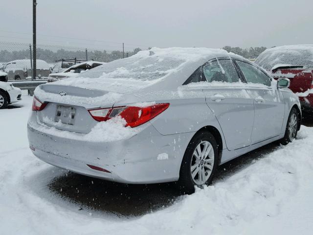 5NPEB4AC4DH709541 - 2013 HYUNDAI SONATA GLS SILVER photo 4