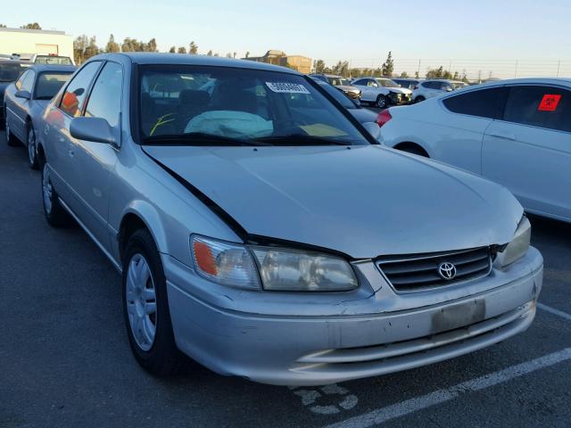 JT2BG22K7Y0422818 - 2000 TOYOTA CAMRY CE SILVER photo 1