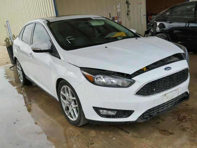 1FADP3F23FL330039 - 2015 FORD FOCUS SE WHITE photo 1