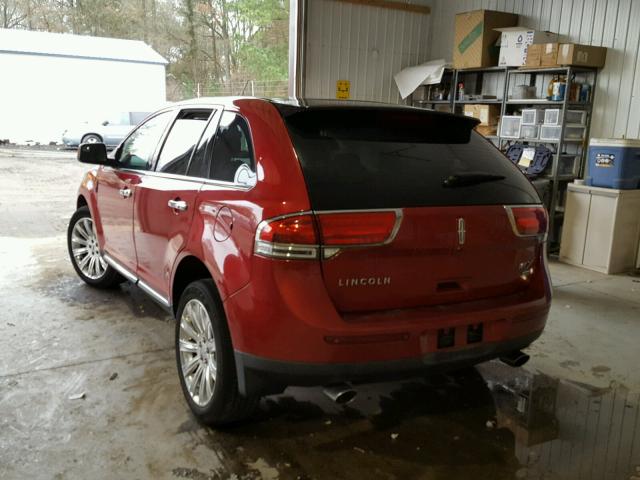 2LMDJ8JK6BBJ09951 - 2011 LINCOLN MKX RED photo 3