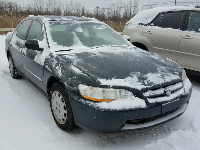 1HGCG5640YA012379 - 2000 HONDA ACCORD LX GREEN photo 1