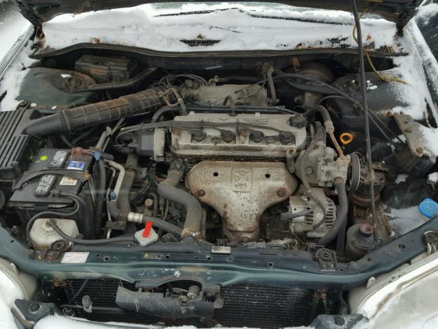 1HGCG5640YA012379 - 2000 HONDA ACCORD LX GREEN photo 7