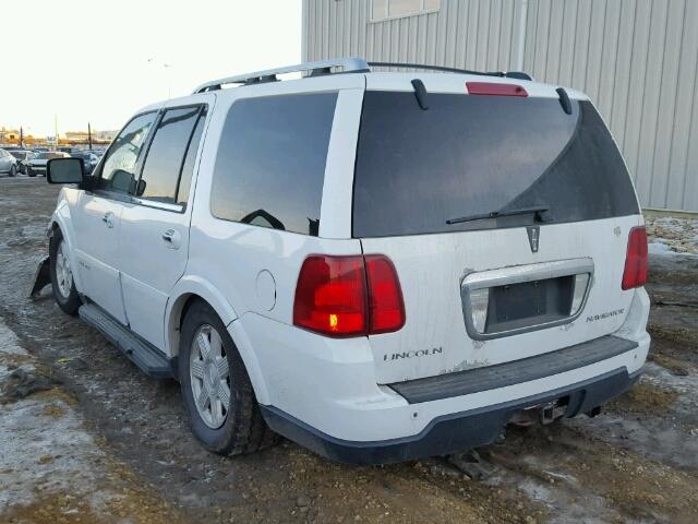 5LMFU28596LJ26108 - 2006 LINCOLN NAVIGATOR WHITE photo 3