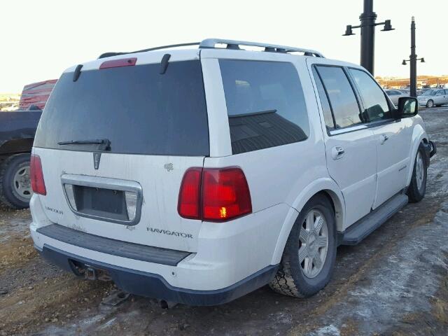 5LMFU28596LJ26108 - 2006 LINCOLN NAVIGATOR WHITE photo 4