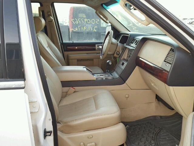5LMFU28596LJ26108 - 2006 LINCOLN NAVIGATOR WHITE photo 5