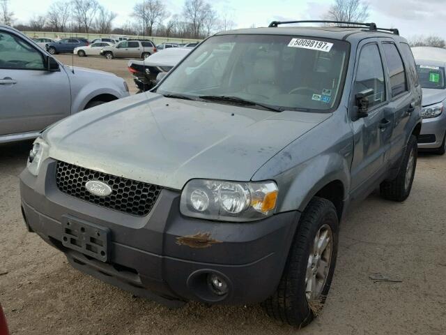 1FMYU03155DA21367 - 2005 FORD ESCAPE XLT GREEN photo 2